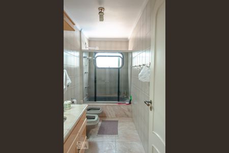 Apartamento à venda com 340m², 4 quartos e 6 vagas Apartamento à venda com 340m², 4 quartos e 6 vagasBanheiro 3 - Suíte