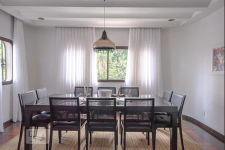 Apartamento à venda com 340m², 4 quartos e 6 vagas Apartamento à venda com 340m², 4 quartos e 6 vagasSala de Jantar