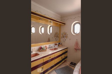 Apartamento à venda com 340m², 4 quartos e 6 vagas Apartamento à venda com 340m², 4 quartos e 6 vagasBanheiro 4 - Suíte