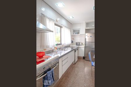 Apartamento à venda com 340m², 4 quartos e 6 vagas Apartamento à venda com 340m², 4 quartos e 6 vagasCozinha