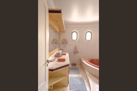 Apartamento à venda com 340m², 4 quartos e 6 vagas Apartamento à venda com 340m², 4 quartos e 6 vagasBanheiro 4 - Suíte