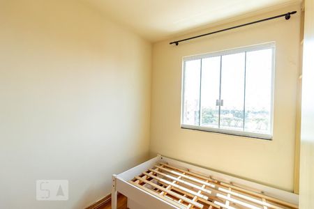Quarto 2 de apartamento para alugar com 2 quartos, 54m² em Capão Raso, Curitiba