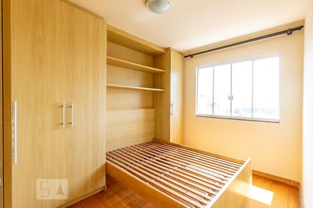 Quarto 1 de apartamento para alugar com 2 quartos, 54m² em Capão Raso, Curitiba