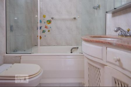 Apartamento para alugar com 110m², 3 quartos e 2 vagasBanheiro Social