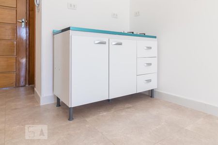 Cozinha de kitnet/studio para alugar com 1 quarto, 17m² em Jardim Sao Roberto, São Paulo