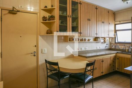 Apartamento para alugar com 145m², 2 quartos e 2 vagasCozinha