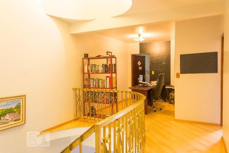 Casa à venda com 315m², 3 quartos e 8 vagasSala