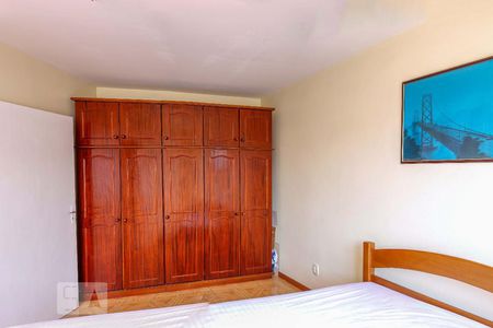 Quarto 1 de apartamento à venda com 2 quartos, 56m² em Jardim Botânico, Porto Alegre