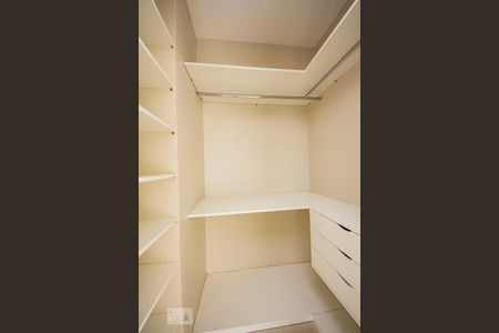 Closet do quarto de apartamento para alugar com 1 quarto, 36m² em Jardim Botânico, Porto Alegre