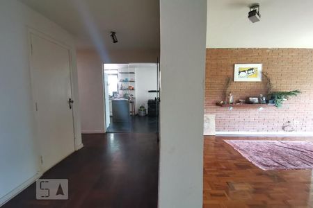 Corredor de casa para alugar com 3 quartos, 850m² em Paraisópolis, São Paulo