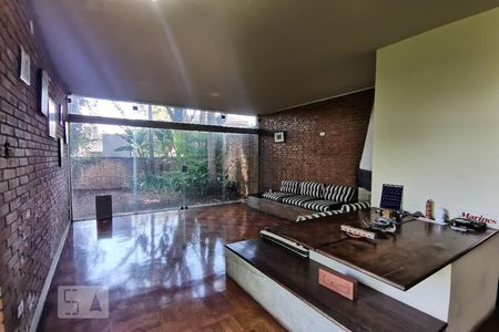 Sala de Estar de casa para alugar com 3 quartos, 850m² em Paraisópolis, São Paulo