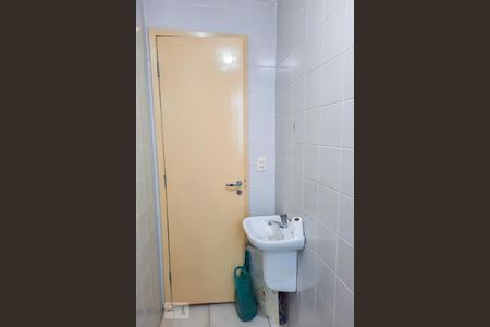 Banheiro de apartamento à venda com 1 quarto, 52m² em Taboão, São Bernardo do Campo