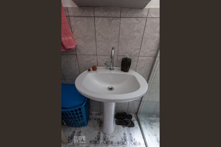 Casa à venda com 80m², 3 quartos e 1 vagaBanheiro