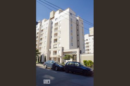 Apartamento para alugar com 64m², 2 quartos e 1 vagaFachada
