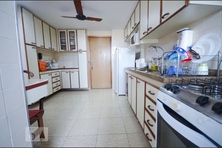 Apartamento à venda com 100m², 2 quartos e 1 vagaCozinha