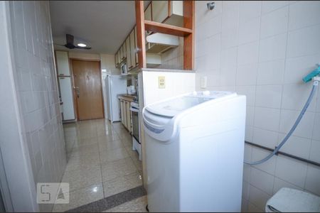 Apartamento à venda com 100m², 2 quartos e 1 vagaÁrea de Serviço