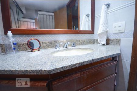 Apartamento à venda com 100m², 2 quartos e 1 vagaBanheiro da Suíte