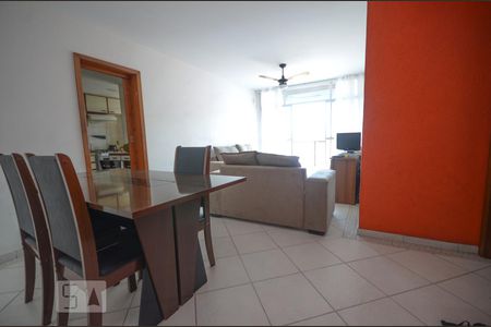 Sala de apartamento à venda com 2 quartos, 100m² em Icaraí, Niterói