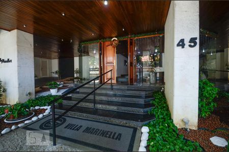 Apartamento à venda com 100m², 2 quartos e 1 vagaFachada e portaria