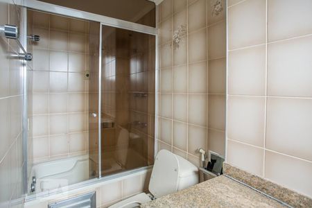 Banheiro da Suíte de apartamento para alugar com 3 quartos, 90m² em Jardim Sonia, São Paulo