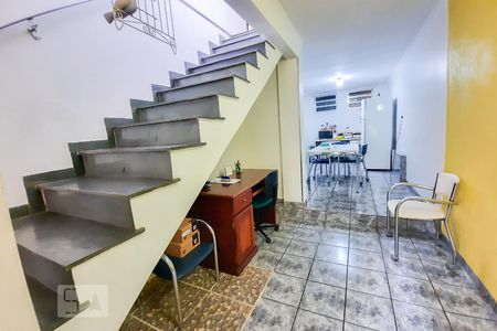 Escada de casa à venda com 4 quartos, 200m² em Assunção, São Bernardo do Campo