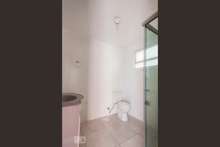 Banheiro de apartamento para alugar com 1 quarto, 49m² em Rio Branco, Porto Alegre