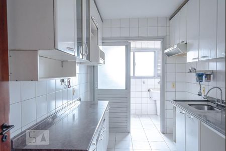 Apartamento à venda com 100m², 3 quartos e 2 vagas Apartamento à venda com 100m², 3 quartos e 2 vagasCozinha