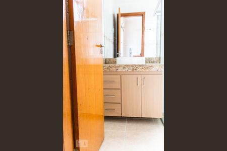 Apartamento para alugar com 127m², 2 quartos e 2 vagas Apartamento para alugar com 127m², 2 quartos e 2 vagasBanheiro da Suíte