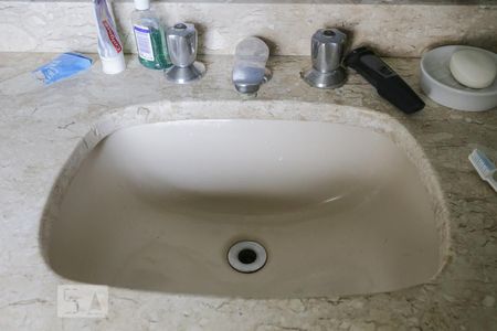 Apartamento à venda com 90m², 2 quartos e 1 vaga Apartamento à venda com 90m², 2 quartos e 1 vagaBanheiro Suíte 02