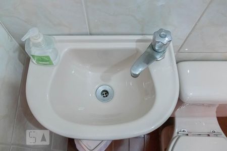 Casa para alugar com 120m², 3 quartos e 2 vagasBanheiro de Serviço