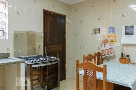 Casa para alugar com 120m², 3 quartos e 2 vagasCozinha