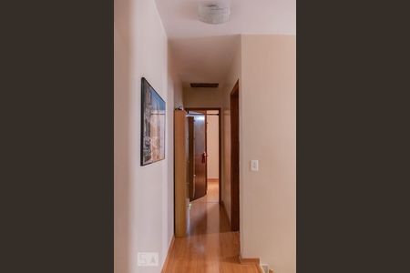 Casa para alugar com 120m², 3 quartos e 2 vagasCorredor