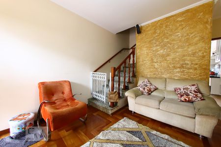 Sala de casa para alugar com 2 quartos, 140m² em Gopouva, Guarulhos