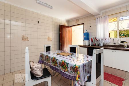 Casa para alugar com 150m², 3 quartos e 2 vagas Casa para alugar com 150m², 3 quartos e 2 vagasCozinha