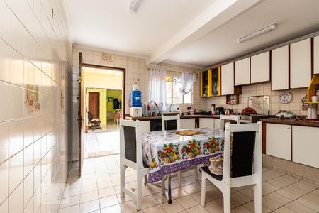 Casa para alugar com 150m², 3 quartos e 2 vagas Casa para alugar com 150m², 3 quartos e 2 vagasCozinha