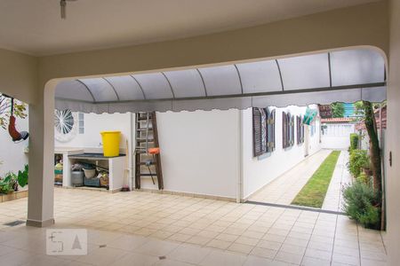 Casa à venda com 200m², 3 quartos e 5 vagasQuintal/Garagem