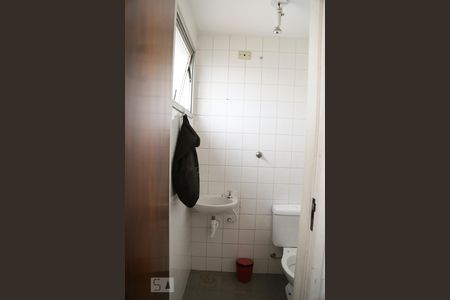 Apartamento para alugar com 60m², 2 quartos e 1 vaga Apartamento para alugar com 60m², 2 quartos e 1 vagaBanheiro de Serviço