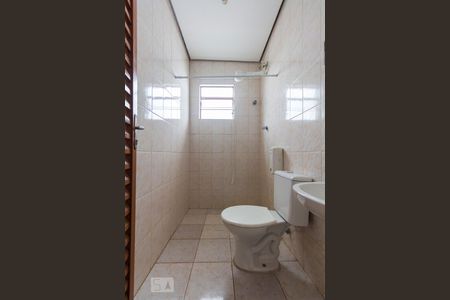 Banheiro de casa para alugar com 2 quartos, 90m² em Mirandópolis, São Paulo