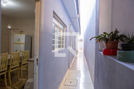 Casa para alugar com 200m², 2 quartos e 2 vagas Casa para alugar com 200m², 2 quartos e 2 vagasCorredor lateral