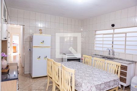 Casa para alugar com 200m², 2 quartos e 2 vagas Casa para alugar com 200m², 2 quartos e 2 vagasCozinha