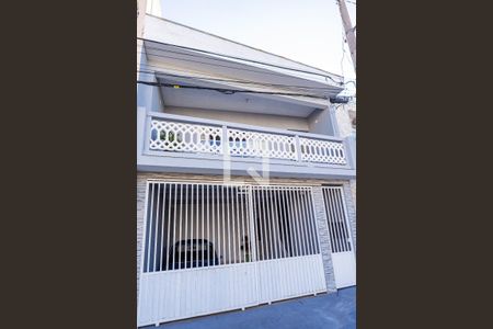 Casa para alugar com 200m², 2 quartos e 2 vagas Casa para alugar com 200m², 2 quartos e 2 vagasFachada