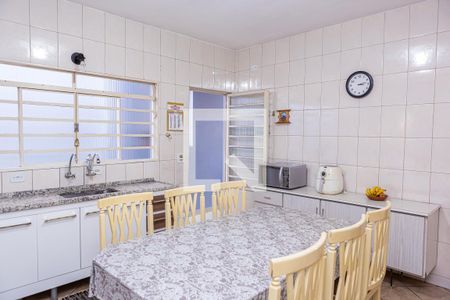 Casa para alugar com 200m², 2 quartos e 2 vagas Casa para alugar com 200m², 2 quartos e 2 vagasCozinha