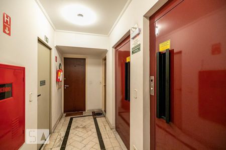 Apartamento para alugar com 29m², 1 quarto e 1 vaga Apartamento para alugar com 29m², 1 quarto e 1 vagaHall Elevador