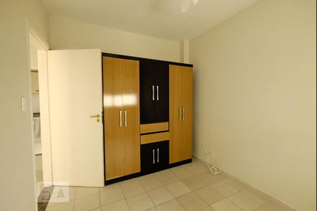 Quarto de apartamento para alugar com 1 quarto, 48m² em Embaré, Santos