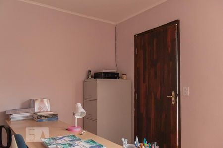 Casa à venda com 180m², 3 quartos e 2 vagasEscritório