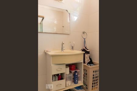 Casa à venda com 180m², 3 quartos e 2 vagasBanheiro