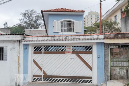 Casa à venda com 180m², 3 quartos e 2 vagasFachada