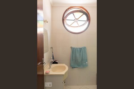 Casa à venda com 180m², 3 quartos e 2 vagasBanheiro