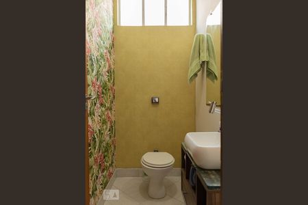 Casa à venda com 180m², 3 quartos e 2 vagasBanheiro