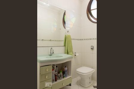 Casa à venda com 180m², 3 quartos e 2 vagasBanheiro